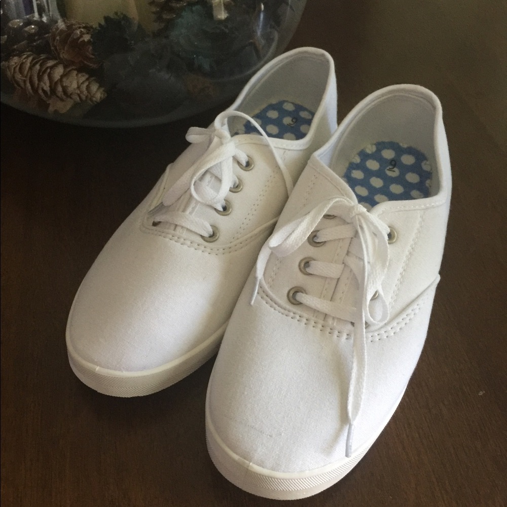 White tennis